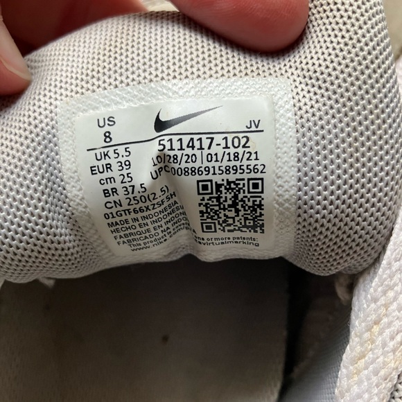 Nike women’s shoes - Picture 3 of 4